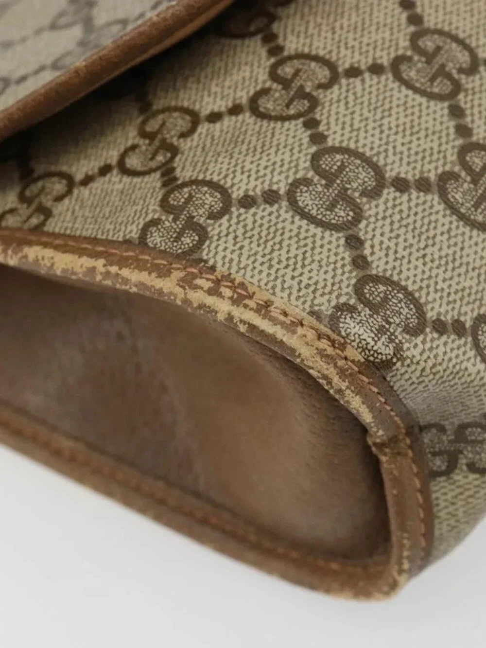 Gucci brand	gucci color	beige